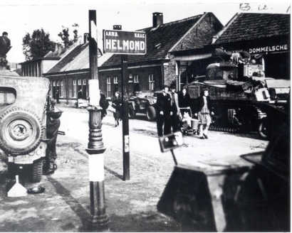 De Mierloseweg tijdens de bevrijding van Helmond.